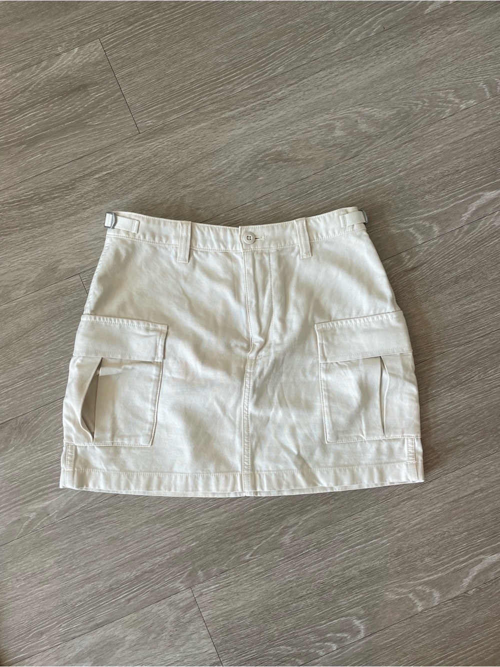 TNA Cream Cargo Pocket Mini Skort